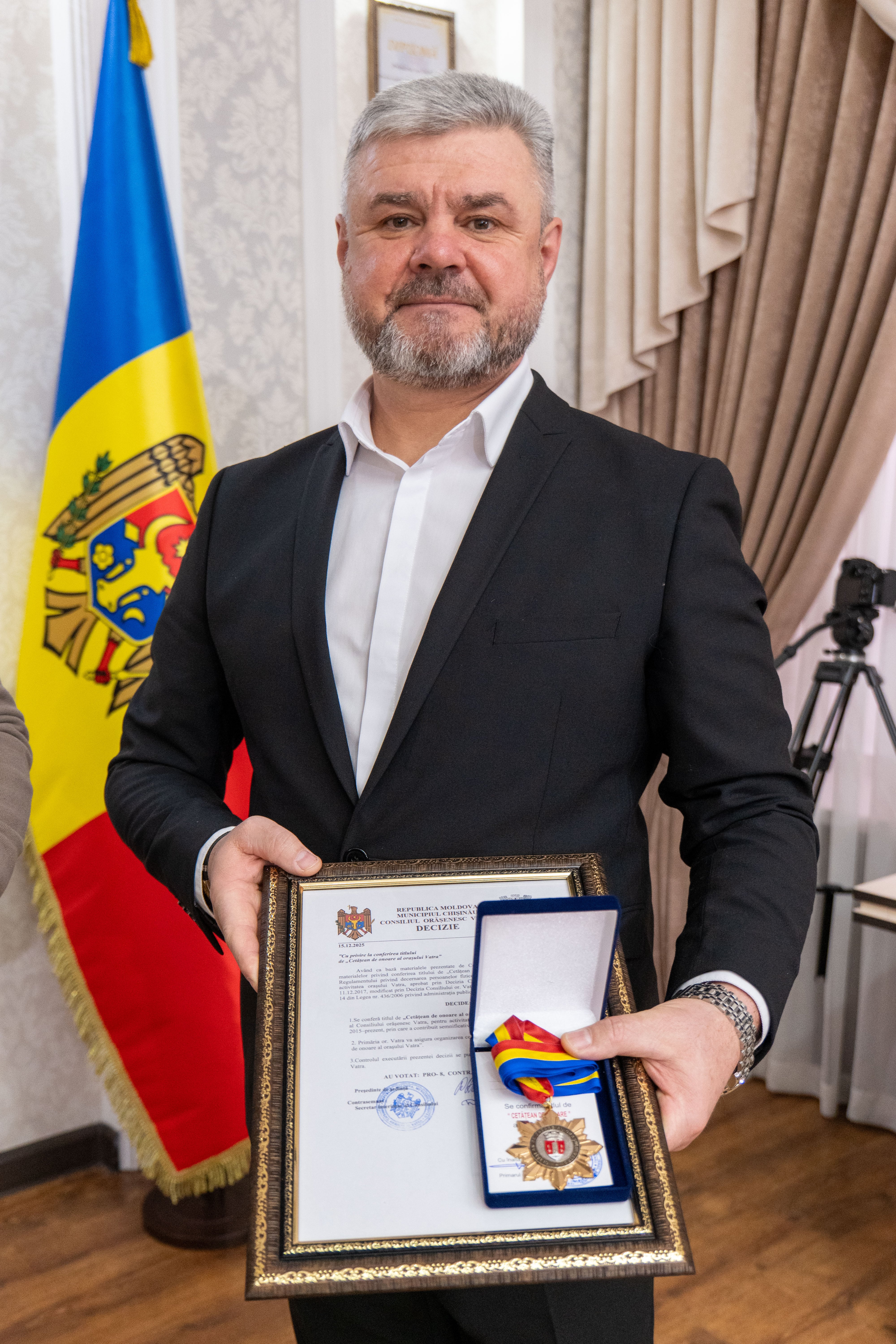 CONFERIREA TITLULUI "CETĂȚEAN DE ONOARE AL ORAȘULUI VATRA"