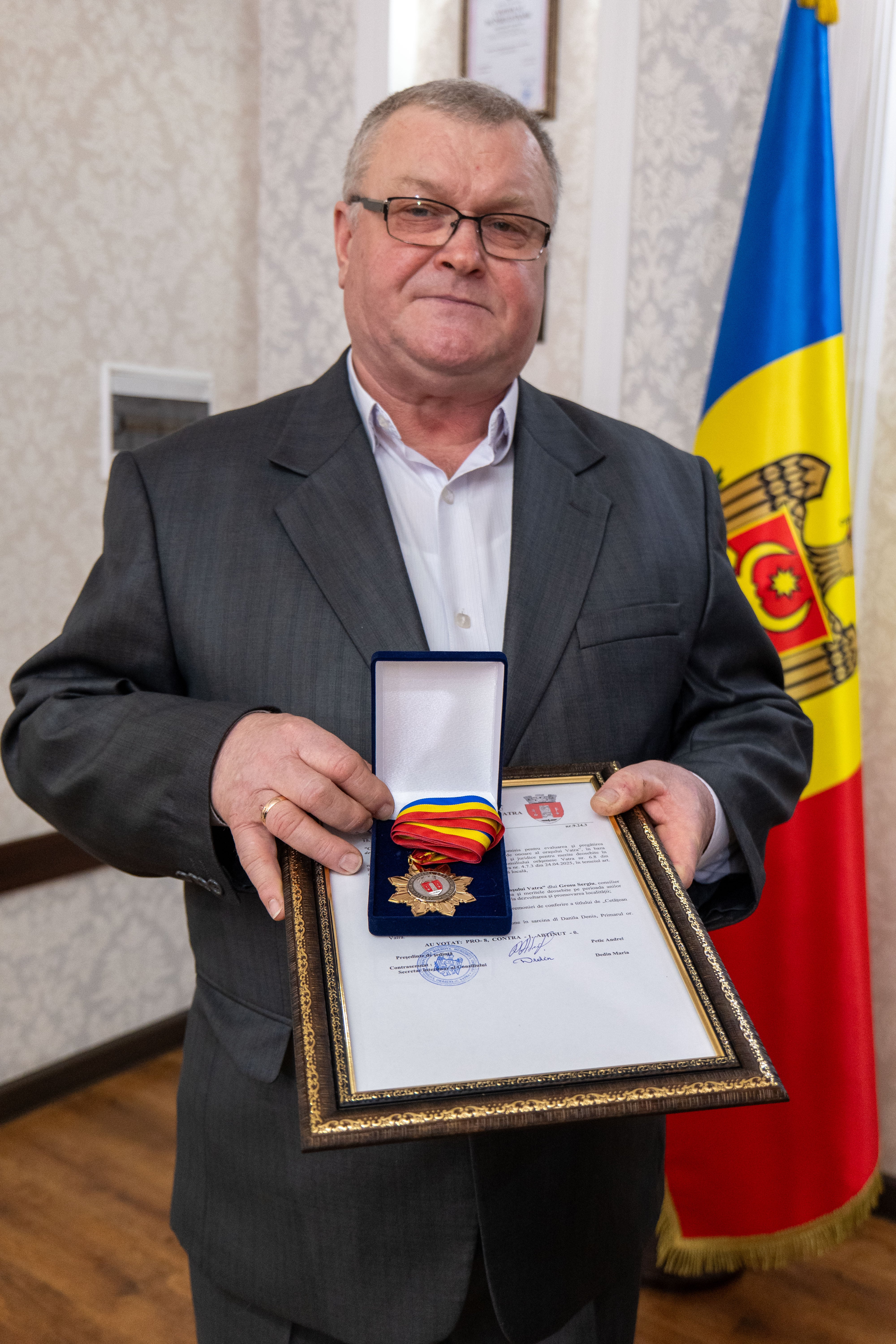 CONFERIREA TITLULUI "CETĂȚEAN DE ONOARE AL ORAȘULUI VATRA"
