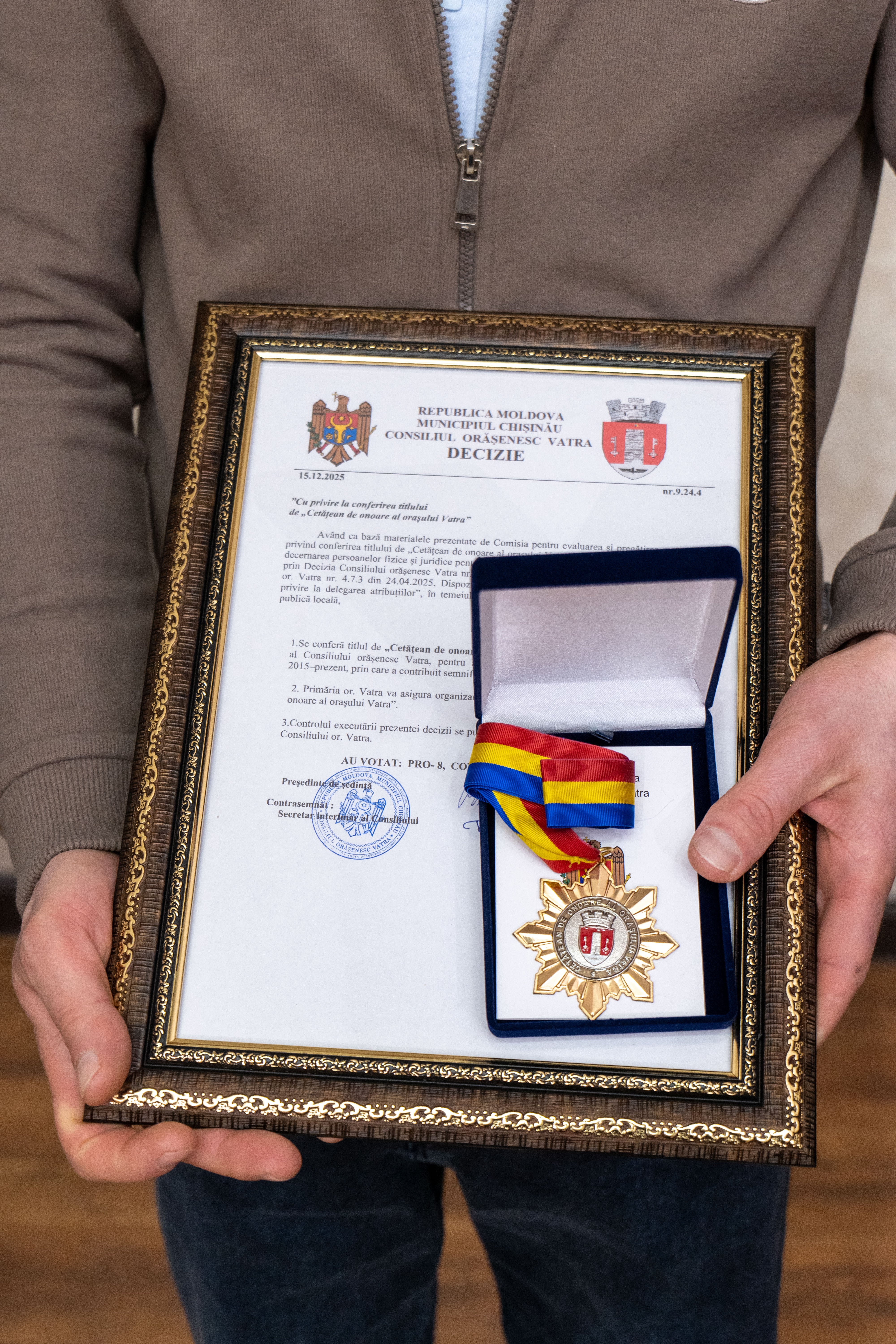 CONFERIREA TITLULUI "CETĂȚEAN DE ONOARE AL ORAȘULUI VATRA"