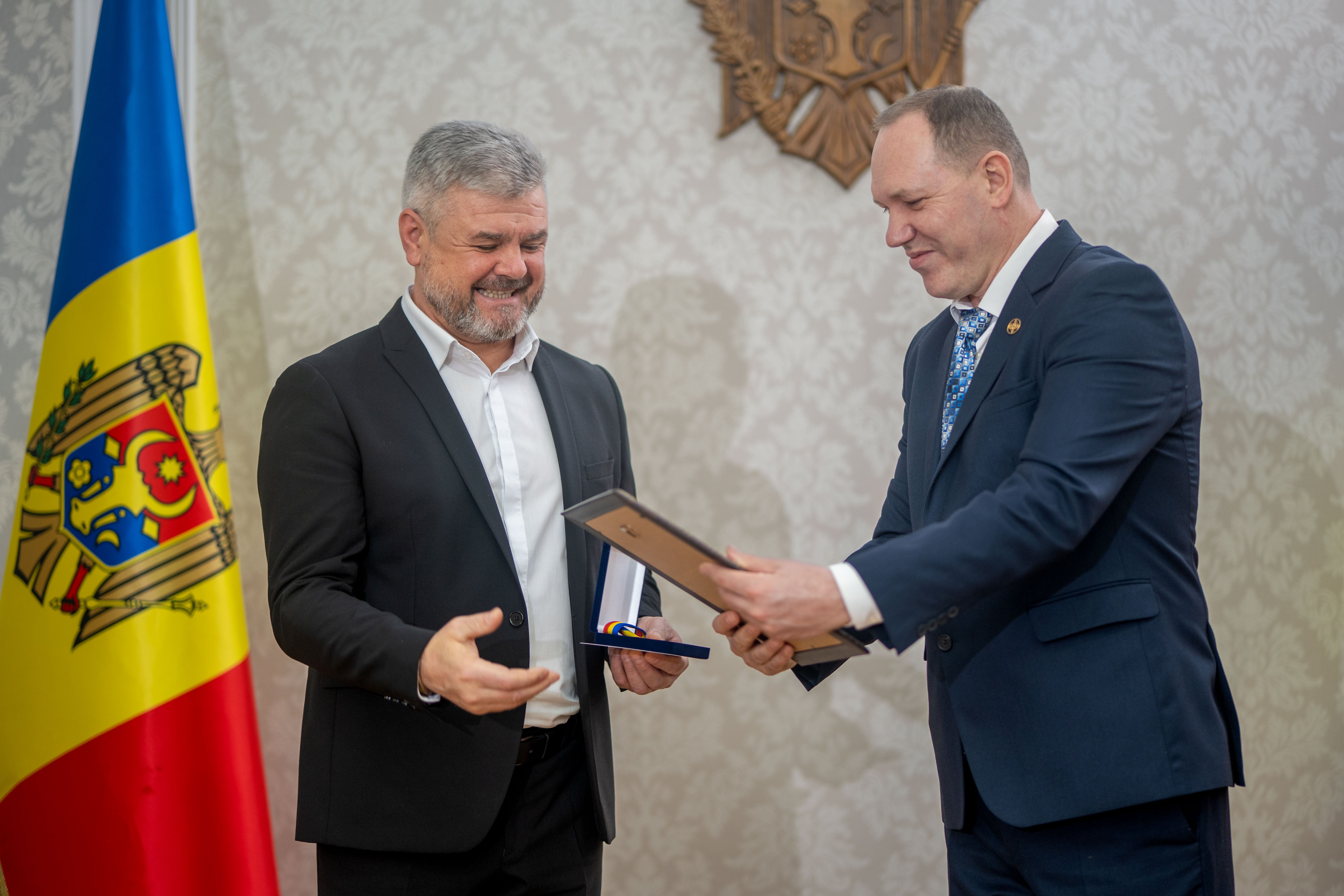 CONFERIREA TITLULUI "CETĂȚEAN DE ONOARE AL ORAȘULUI VATRA"