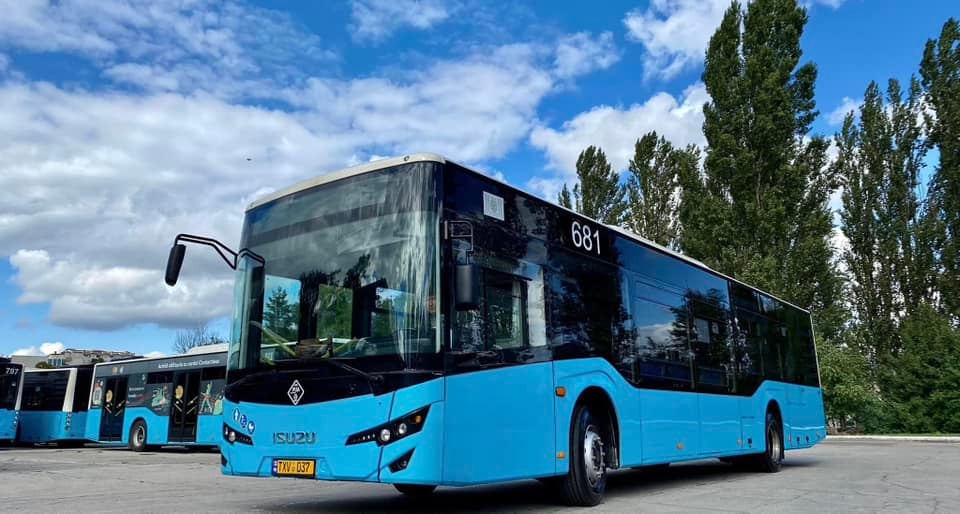 Autobuz urban albastru