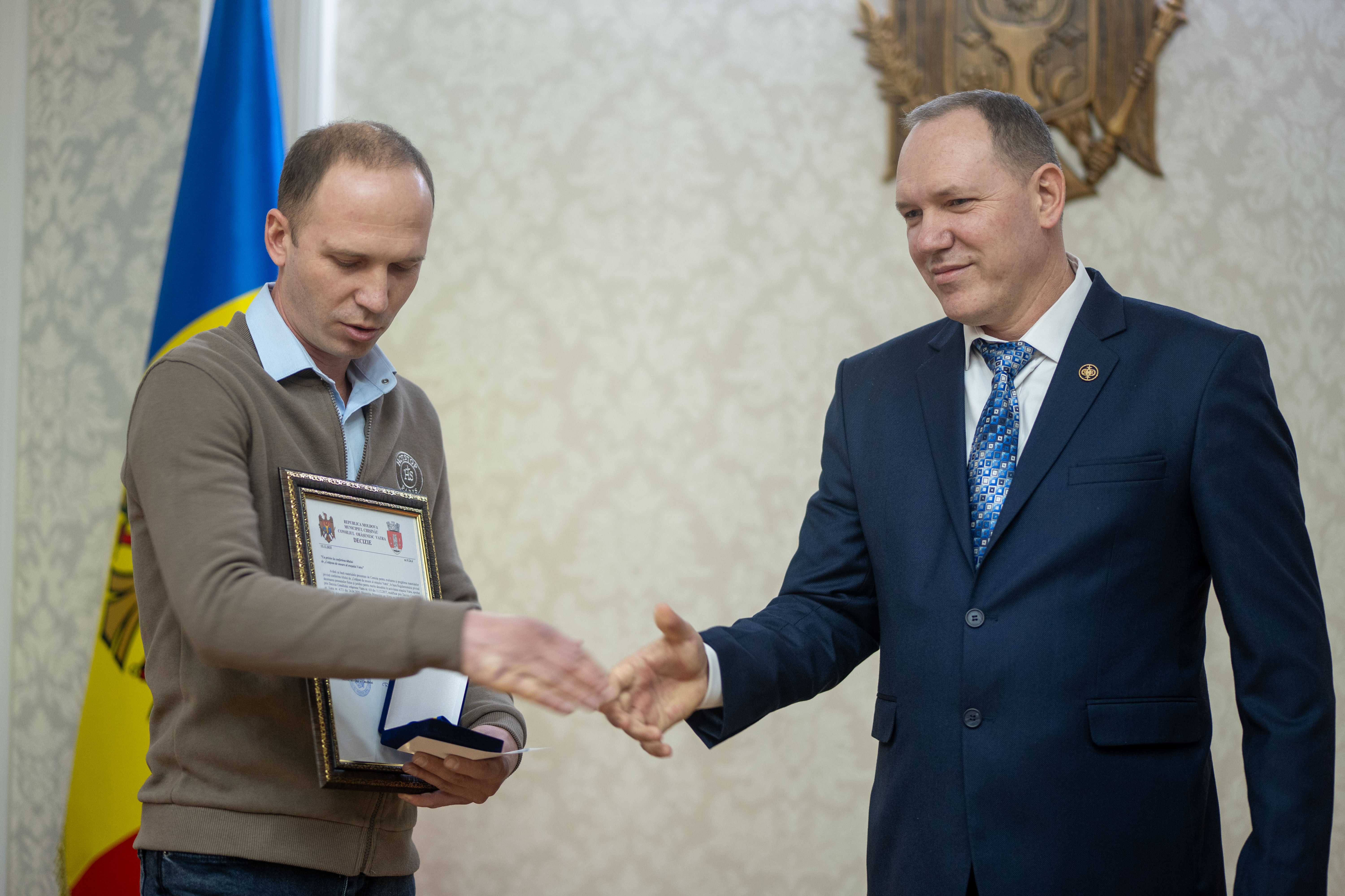 CONFERIREA TITLULUI "CETĂȚEAN DE ONOARE AL ORAȘULUI VATRA"