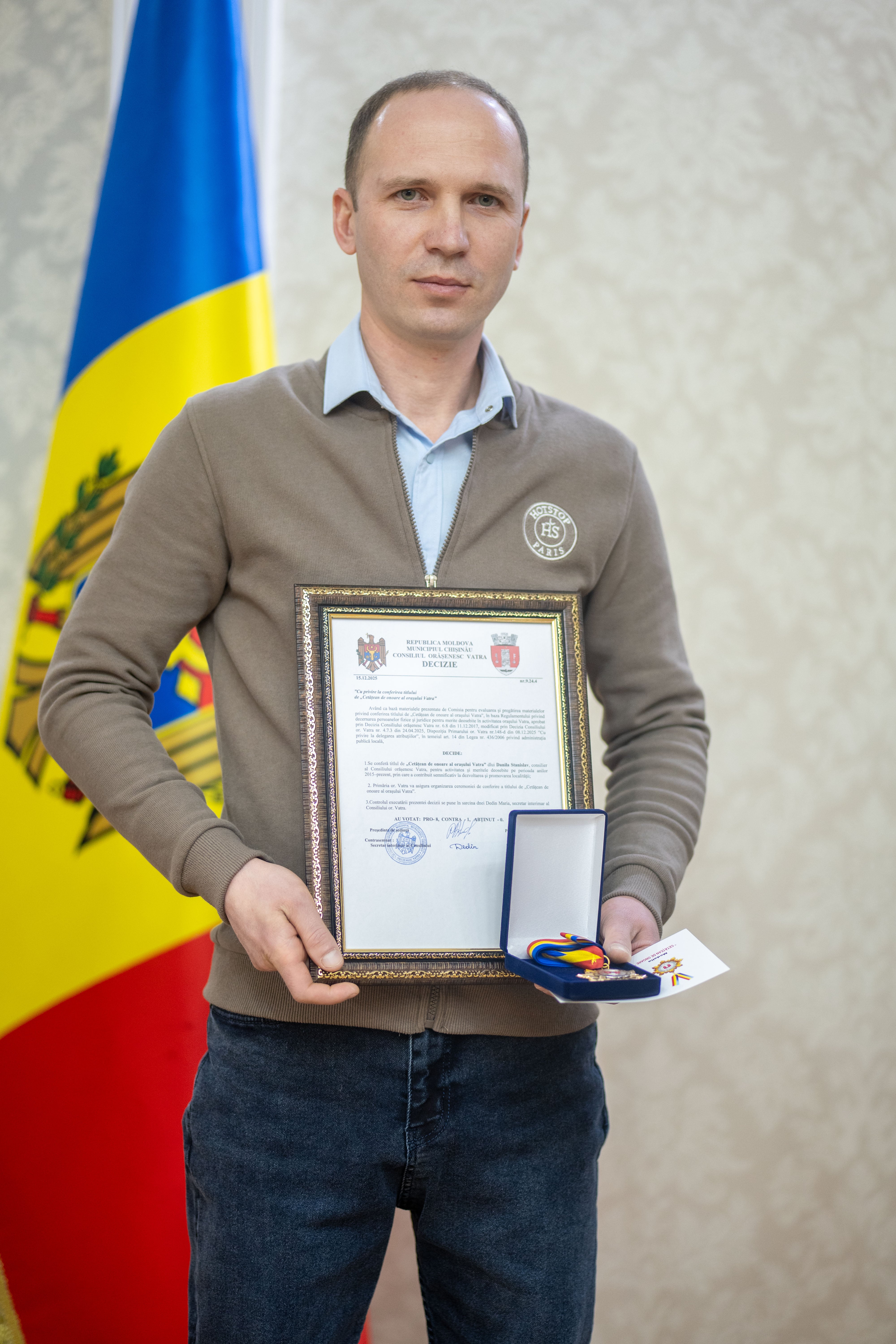 CONFERIREA TITLULUI "CETĂȚEAN DE ONOARE AL ORAȘULUI VATRA"